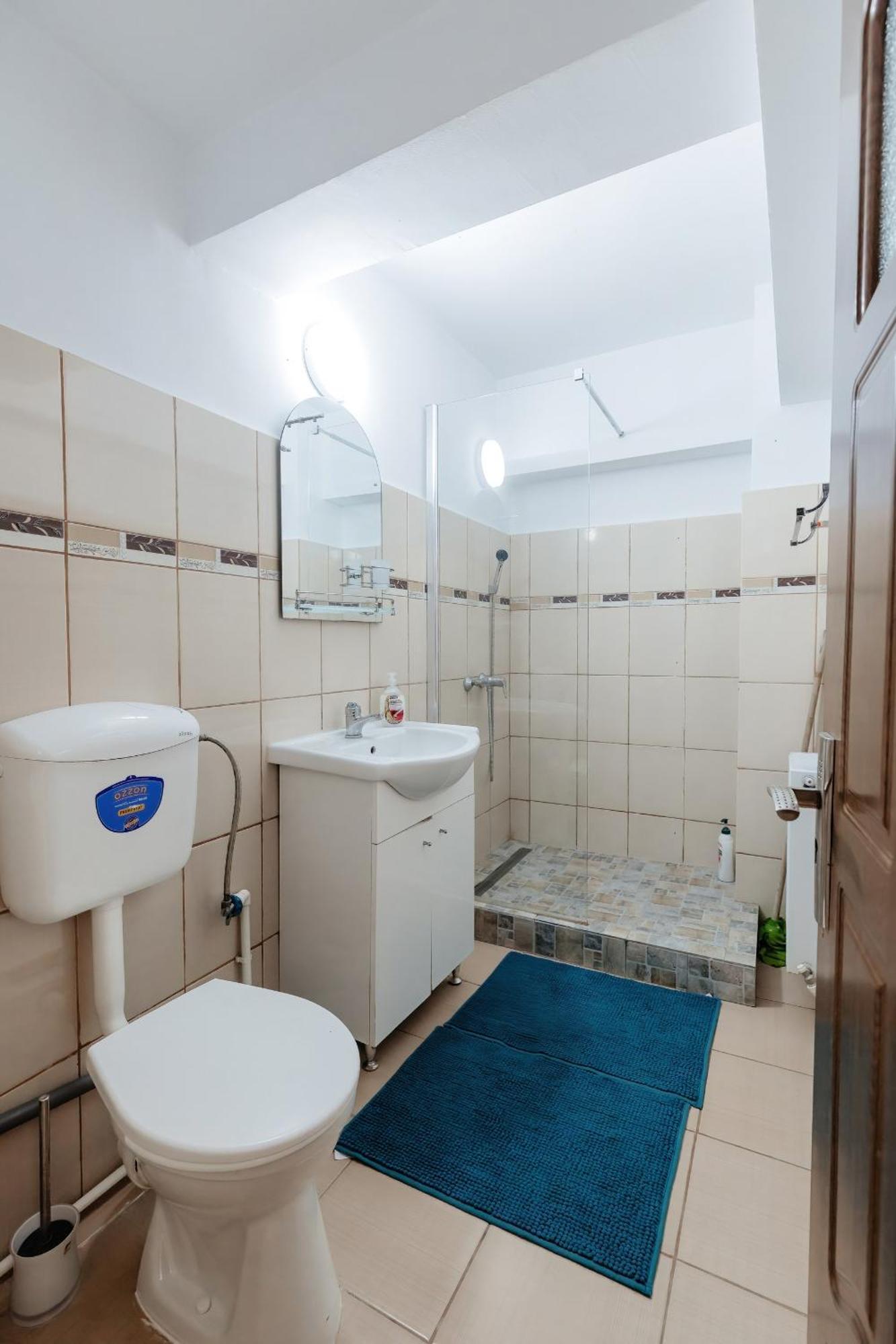 Luxury Radox Apartment Buzau City Center Buitenkant foto