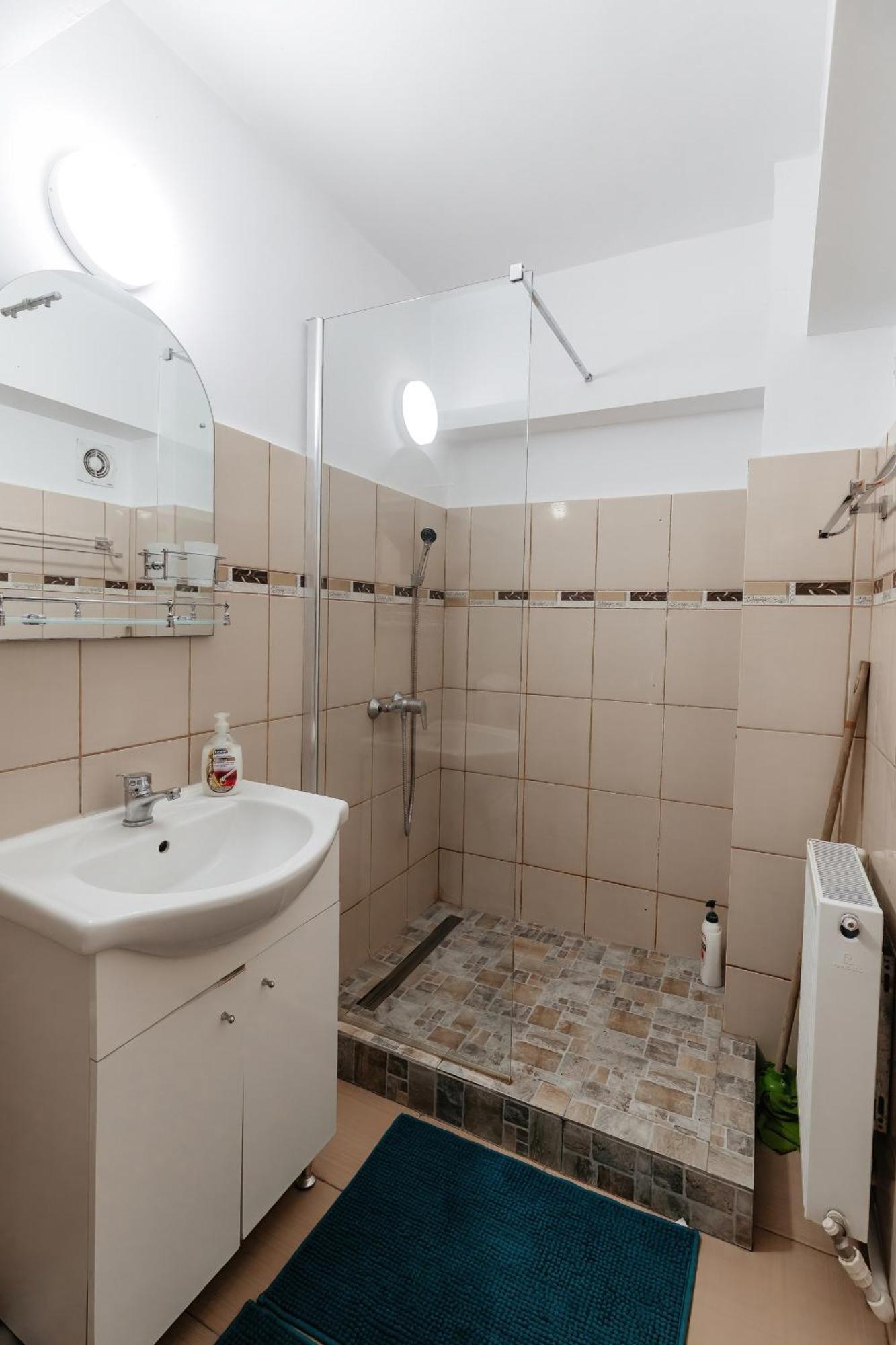 Luxury Radox Apartment Buzau City Center Buitenkant foto