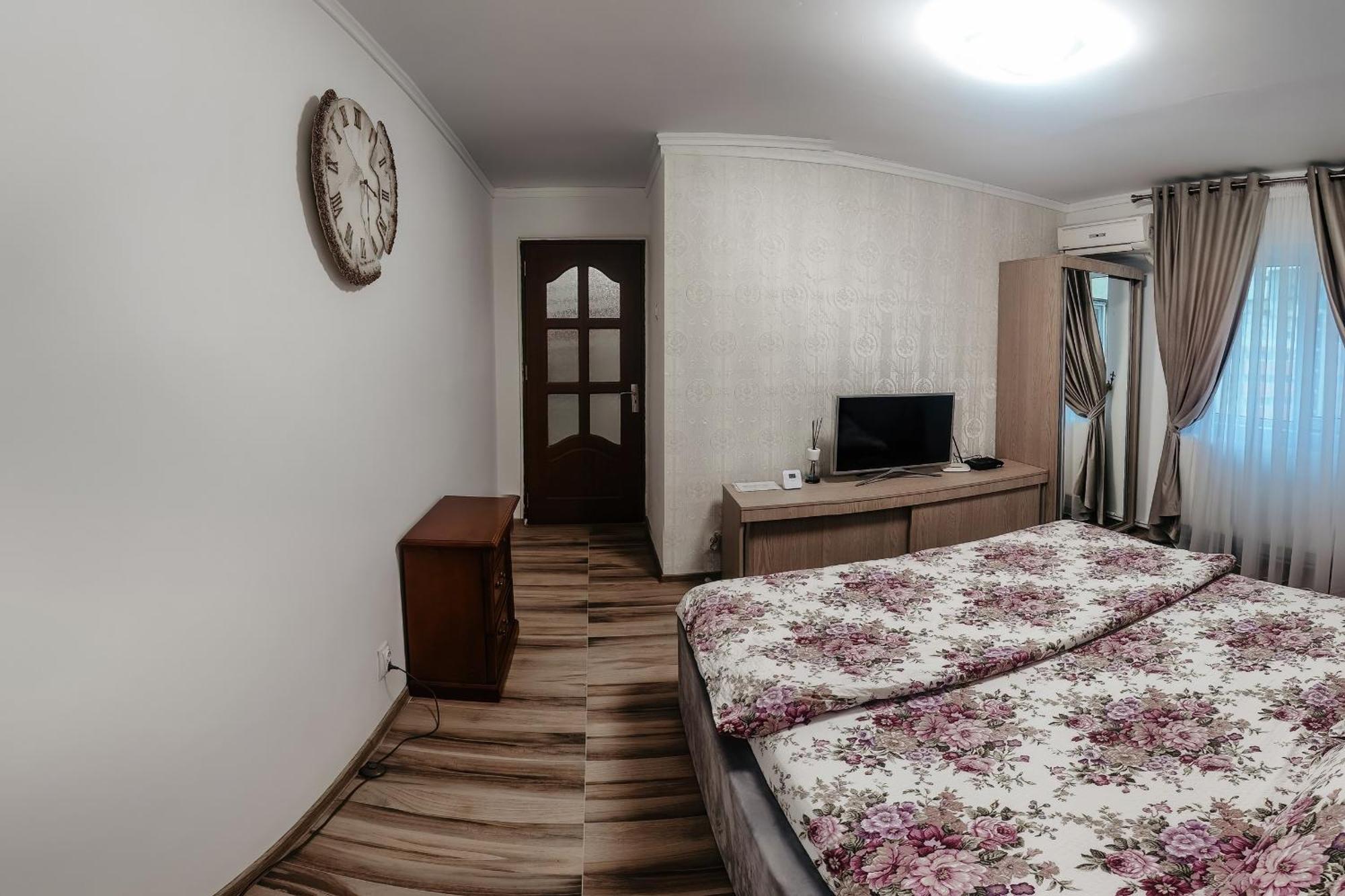 Luxury Radox Apartment Buzau City Center Buitenkant foto